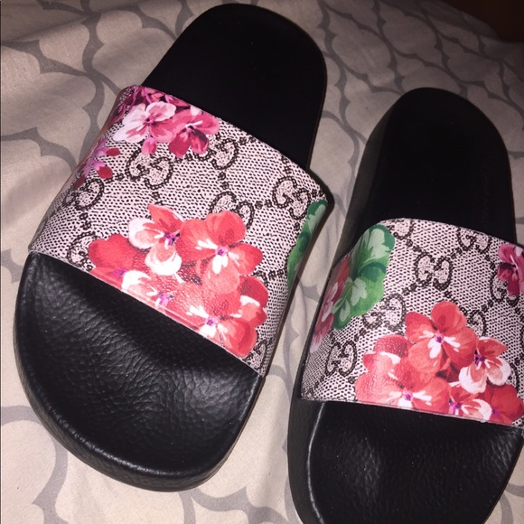 female gucci slides